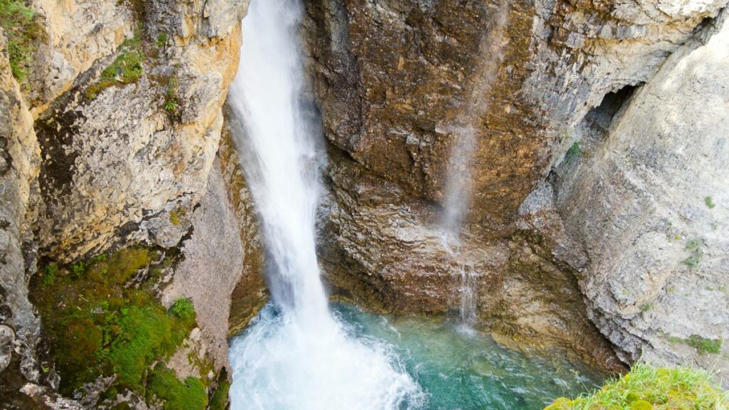 The Upper Falls In Johnston Canyon